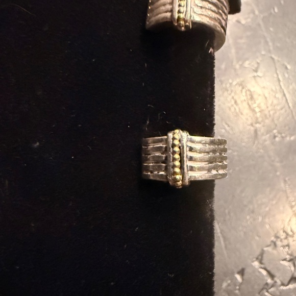 Authentic LAGOS Caviar Silver and 18K Gold Huggie Hoop Earring - Picture 4 of 9